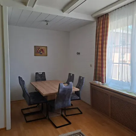 Blumentrittappartment *